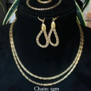 Elegant Gold Jewellery Set